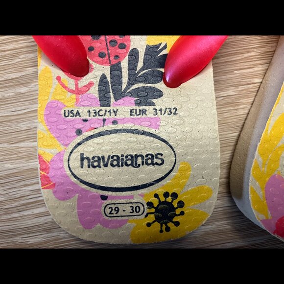 Havaianas Girl's Flip Flops Flores and lady bug pattern US Size 13C 1Y EU 31 32 - Picture 3 of 8